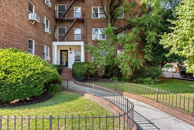 8115 35th Ave Apt 6B, New York City, NY 11372