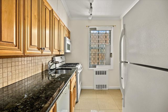 8115 35th Ave Apt 6B, New York City, NY 11372