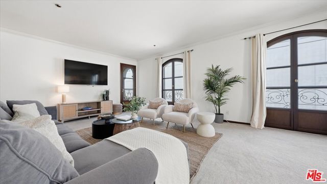 9249 Burton Way 406, Beverly Hills, CA 90210