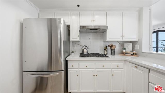 9249 Burton Way 406, Beverly Hills, CA 90210