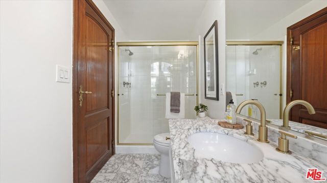 9249 Burton Way 406, Beverly Hills, CA 90210