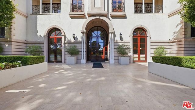 9249 Burton Way 406, Beverly Hills, CA 90210