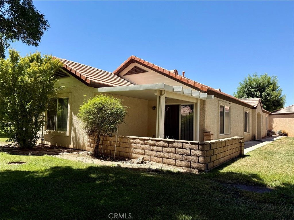 Image 3 of property listing at 19078 Stoddard, Apple Valley, CA 92308