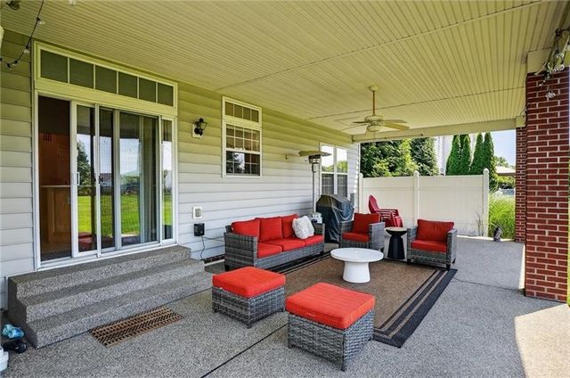 1403 N Shevlin Ct, Franklin Park, PA 15143