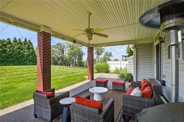 1403 N Shevlin Ct, Franklin Park, PA 15143