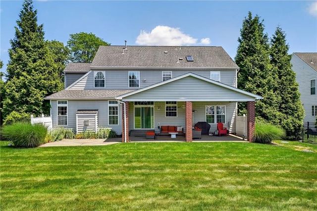 1403 N Shevlin Ct, Franklin Park, PA 15143