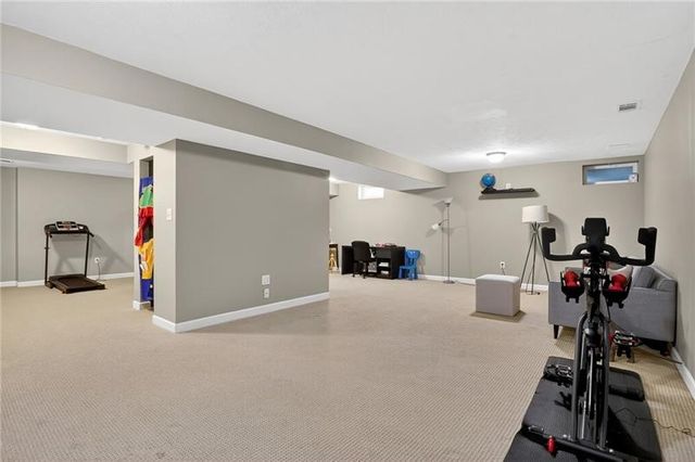 1403 N Shevlin Ct, Franklin Park, PA 15143