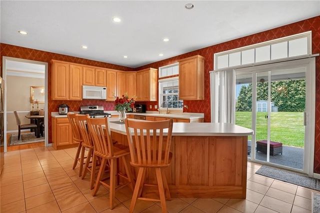 1403 N Shevlin Ct, Franklin Park, PA 15143