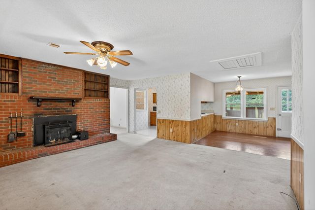 225 Scenic Avenue, Campobello, SC 29322