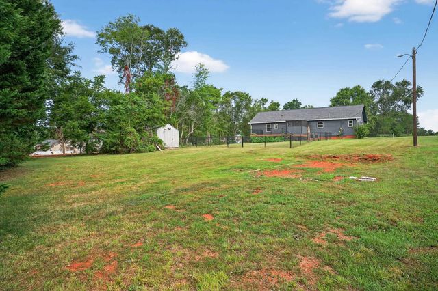 225 Scenic Avenue, Campobello, SC 29322