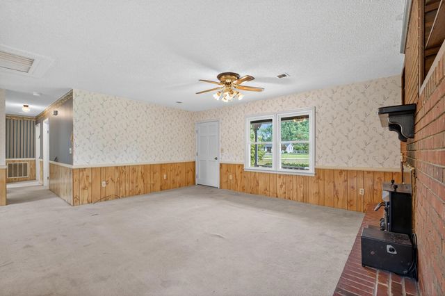 225 Scenic Avenue, Campobello, SC 29322