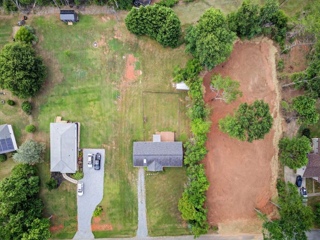 225 Scenic Avenue, Campobello, SC 29322