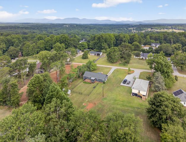 225 Scenic Avenue, Campobello, SC 29322