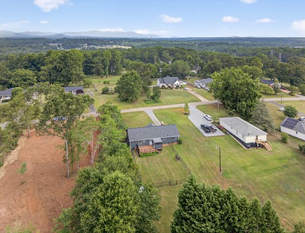 225 Scenic Avenue, Campobello, SC 29322