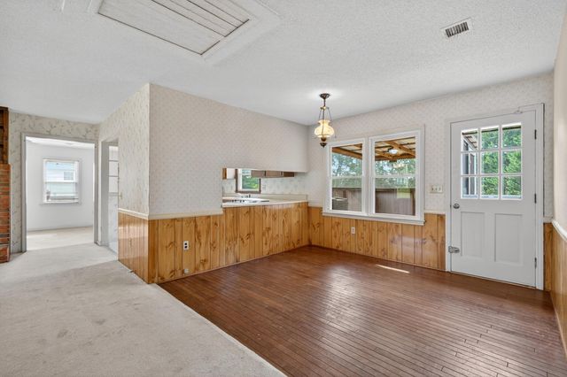 225 Scenic Avenue, Campobello, SC 29322