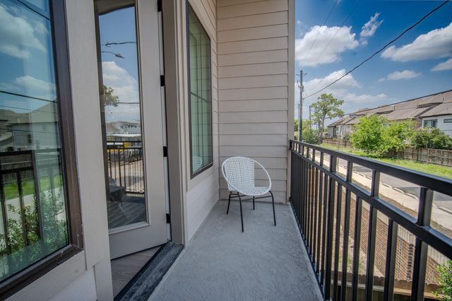 1715 Bologna Lane, Houston, TX 77055