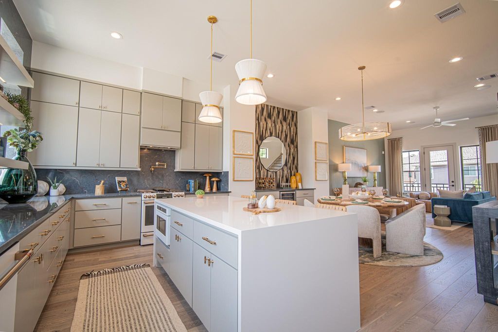 1715 Bologna Lane, Houston, TX 77055