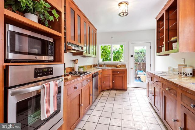 122 3RD ST SE, Washington, DC 20003