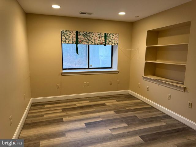 10701 SYCAMORE SPRINGS LN, Great Falls, VA 22066