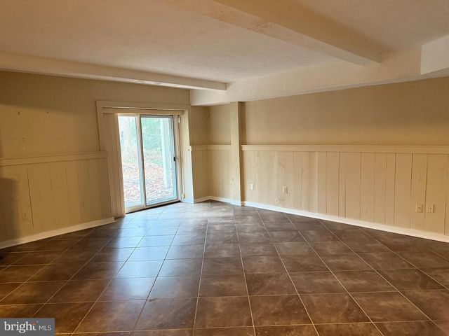 10701 SYCAMORE SPRINGS LN, Great Falls, VA 22066