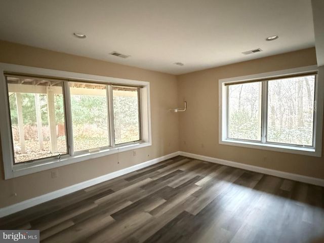 10701 SYCAMORE SPRINGS LN, Great Falls, VA 22066