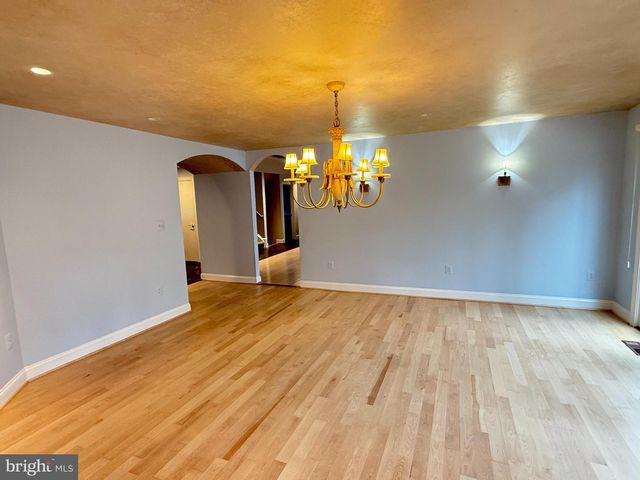 10701 SYCAMORE SPRINGS LN, Great Falls, VA 22066