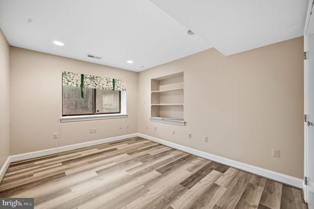 10701 SYCAMORE SPRINGS LN, Great Falls, VA 22066