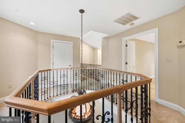 10701 SYCAMORE SPRINGS LN, Great Falls, VA 22066