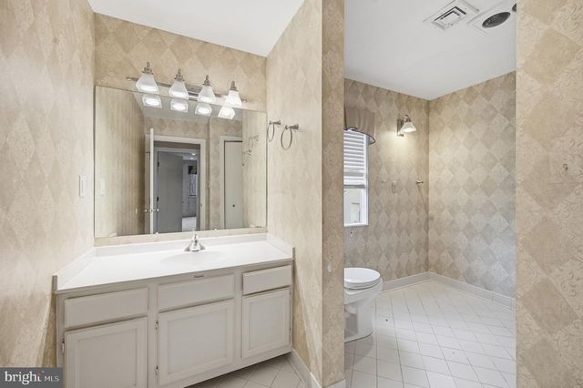 10701 SYCAMORE SPRINGS LN, Great Falls, VA 22066