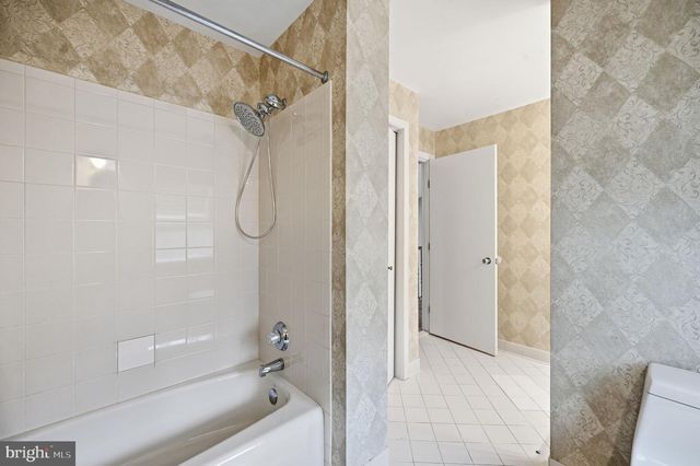 10701 SYCAMORE SPRINGS LN, Great Falls, VA 22066