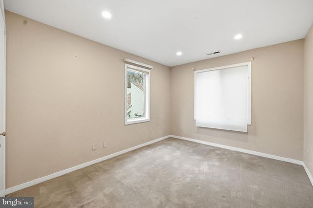 10701 SYCAMORE SPRINGS LN, Great Falls, VA 22066