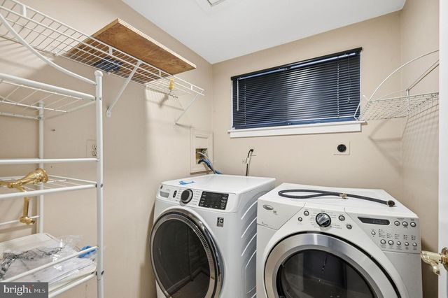 10701 SYCAMORE SPRINGS LN, Great Falls, VA 22066