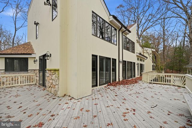 10701 SYCAMORE SPRINGS LN, Great Falls, VA 22066