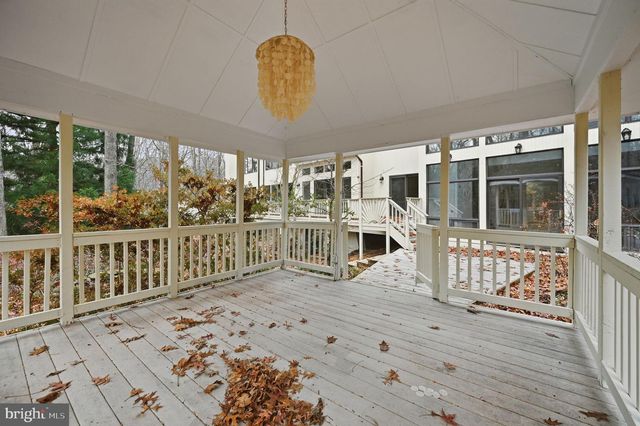 10701 SYCAMORE SPRINGS LN, Great Falls, VA 22066