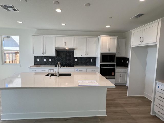 3176 Bosworth St, Lathrop, CA 95330