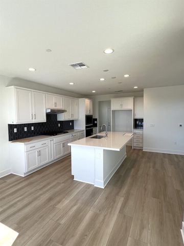 3176 Bosworth St, Lathrop, CA 95330