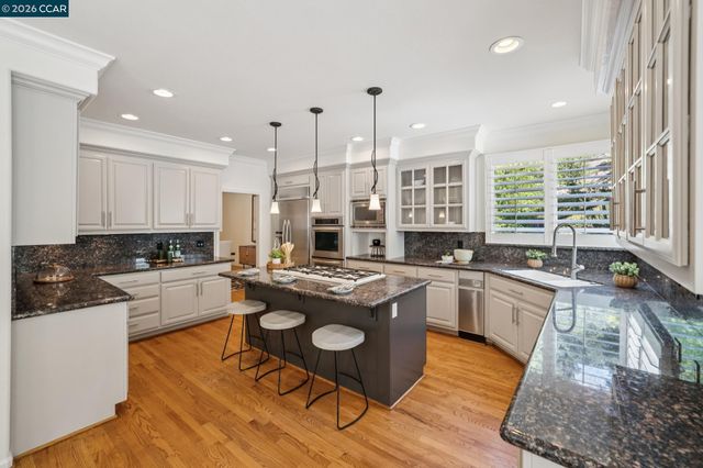 136 Lark Ct, Alamo, CA 94507