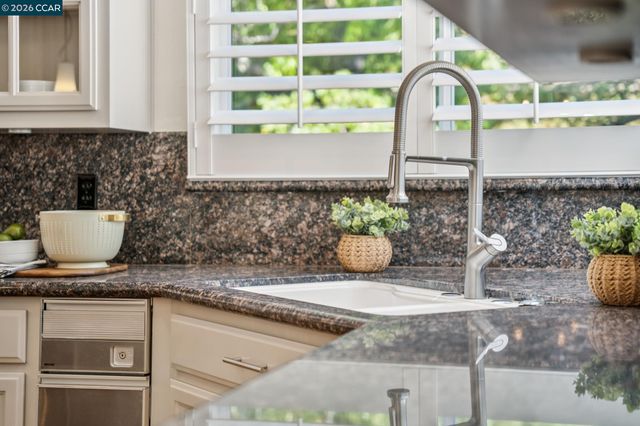 136 Lark Ct, Alamo, CA 94507