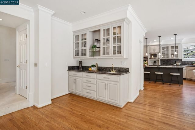 136 Lark Ct, Alamo, CA 94507