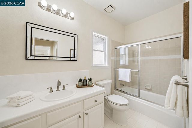 136 Lark Ct, Alamo, CA 94507
