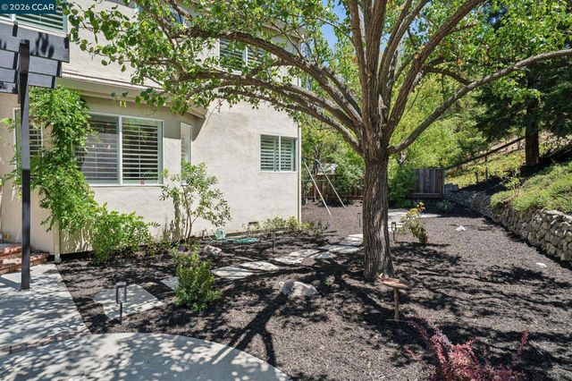 136 Lark Ct, Alamo, CA 94507