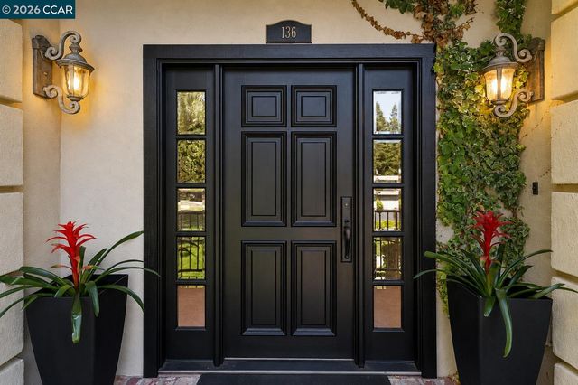 136 Lark Ct, Alamo, CA 94507