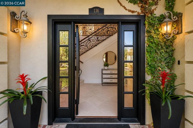 136 Lark Ct, Alamo, CA 94507