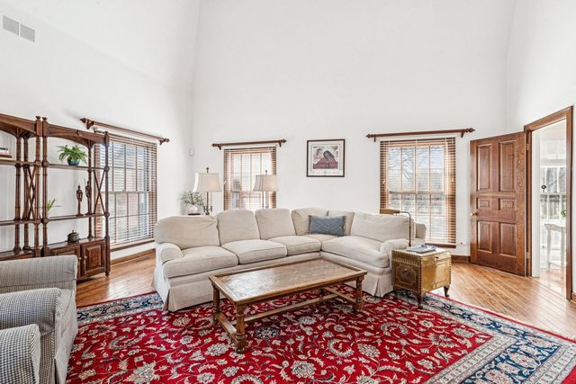 545 Windsor Road, Inverness, IL 60067