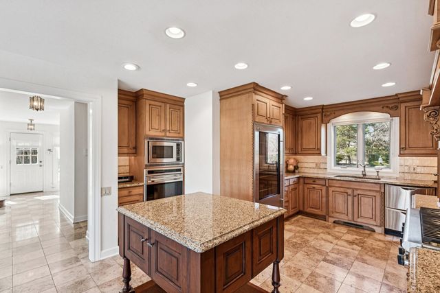 545 Windsor Road, Inverness, IL 60067