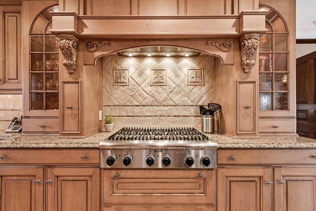 545 Windsor Road, Inverness, IL 60067