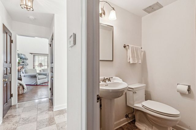 545 Windsor Road, Inverness, IL 60067