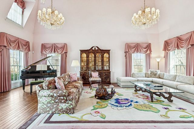 545 Windsor Road, Inverness, IL 60067