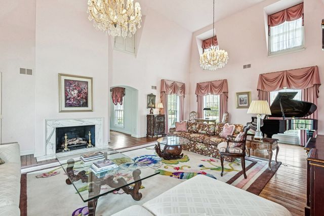 545 Windsor Road, Inverness, IL 60067