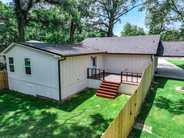 200 Whitworth Street, Sulphur Springs, TX 75482